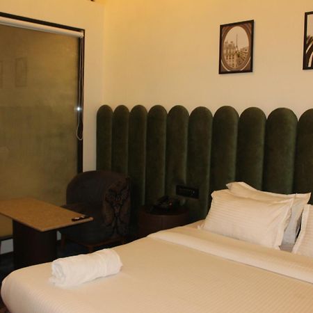 Gulf Hotel Mumbai- The Boutique Hotel Colaba Mumbai  Buitenkant foto