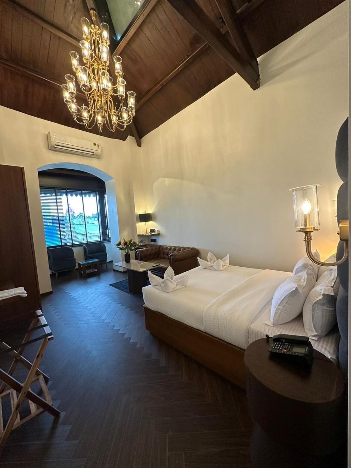 Gulf Hotel Mumbai- The Boutique Hotel Colaba Mumbai  Buitenkant foto