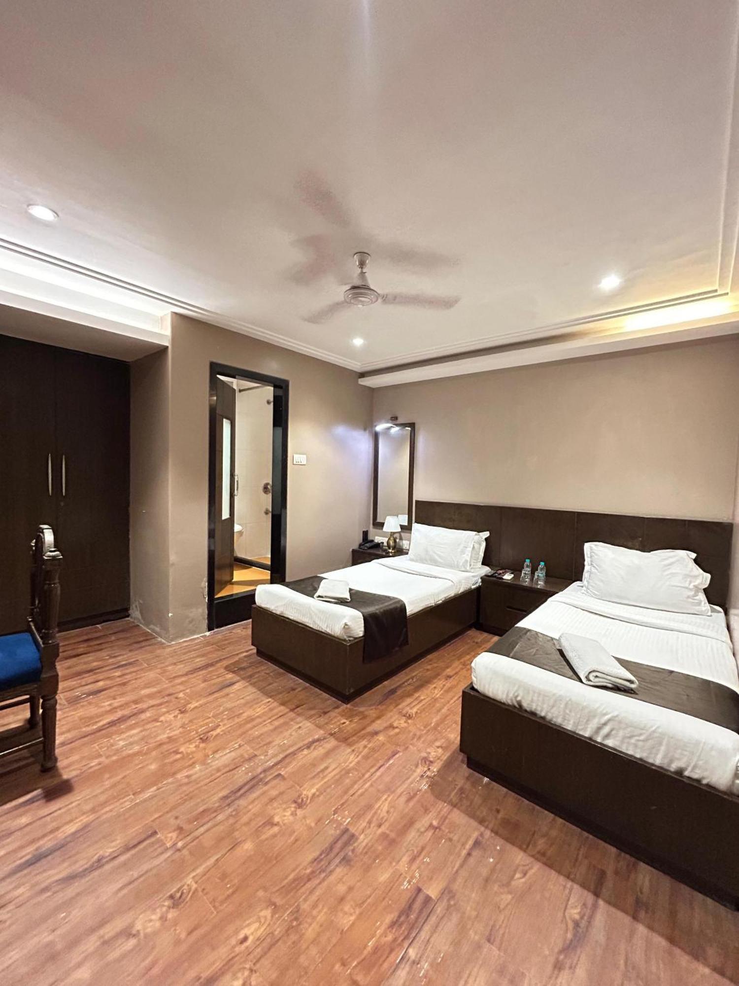 Gulf Hotel Mumbai- The Boutique Hotel Colaba Mumbai  Buitenkant foto