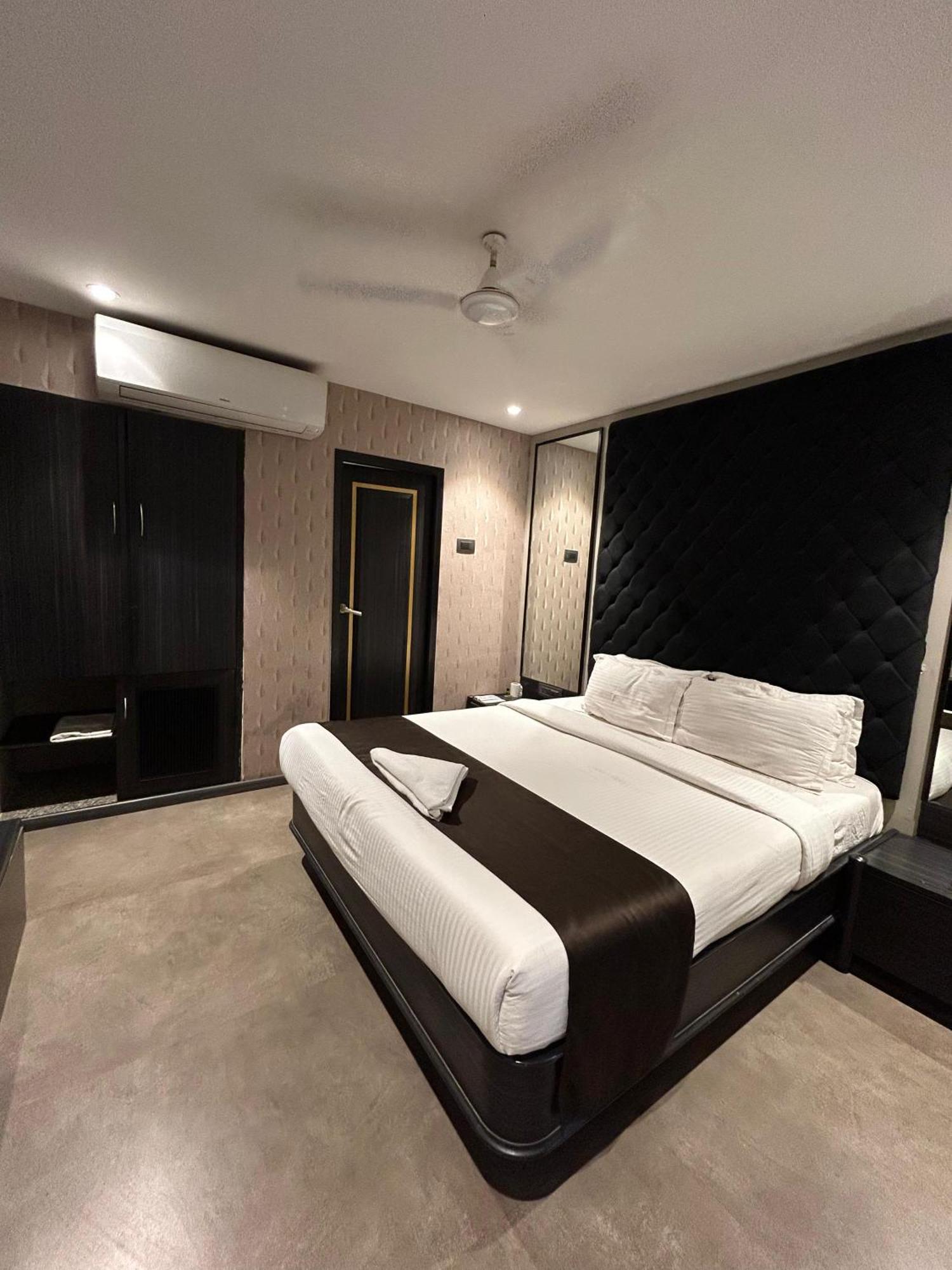 Gulf Hotel Mumbai- The Boutique Hotel Colaba Mumbai  Buitenkant foto