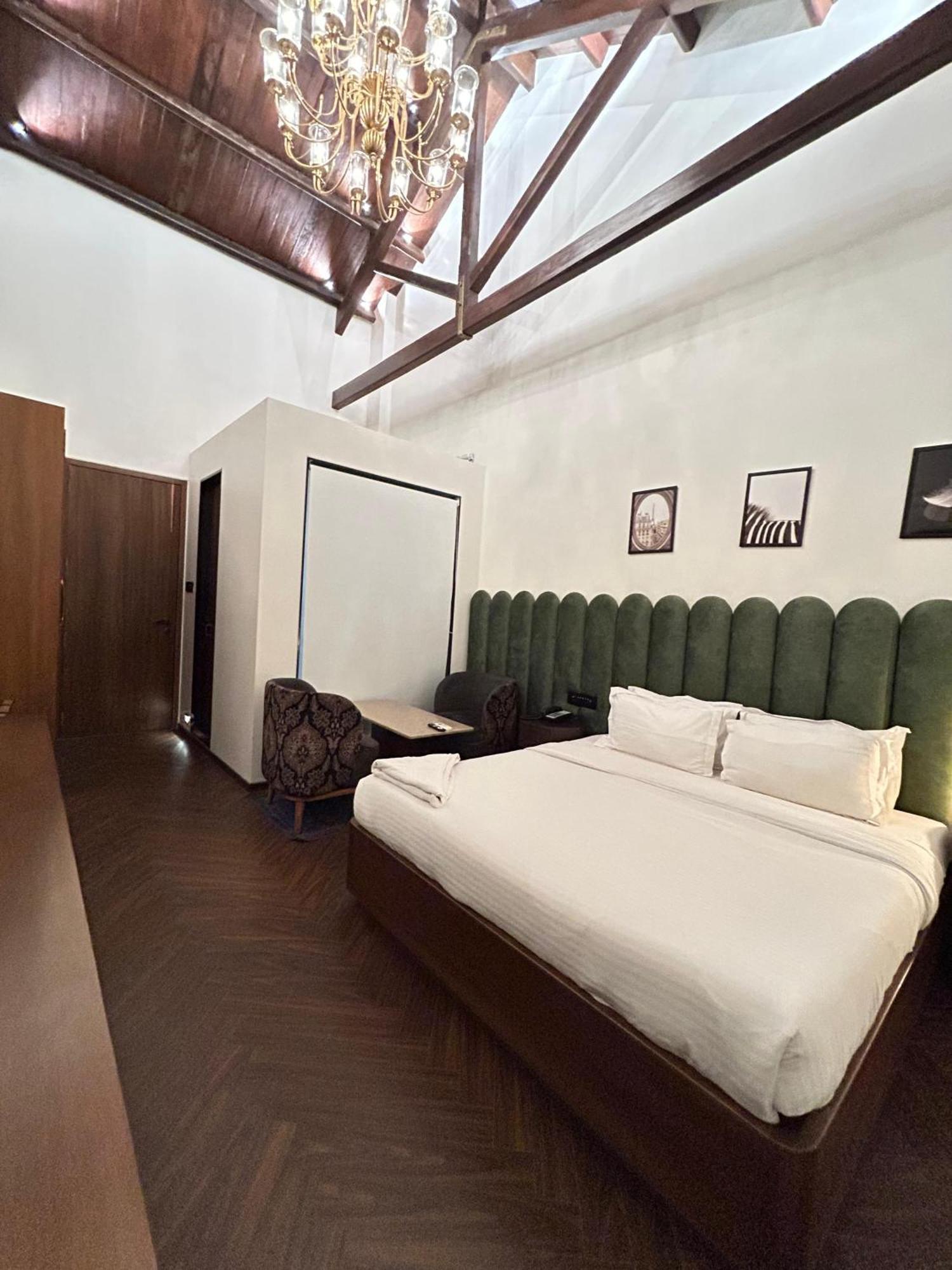 Gulf Hotel Mumbai- The Boutique Hotel Colaba Mumbai  Buitenkant foto