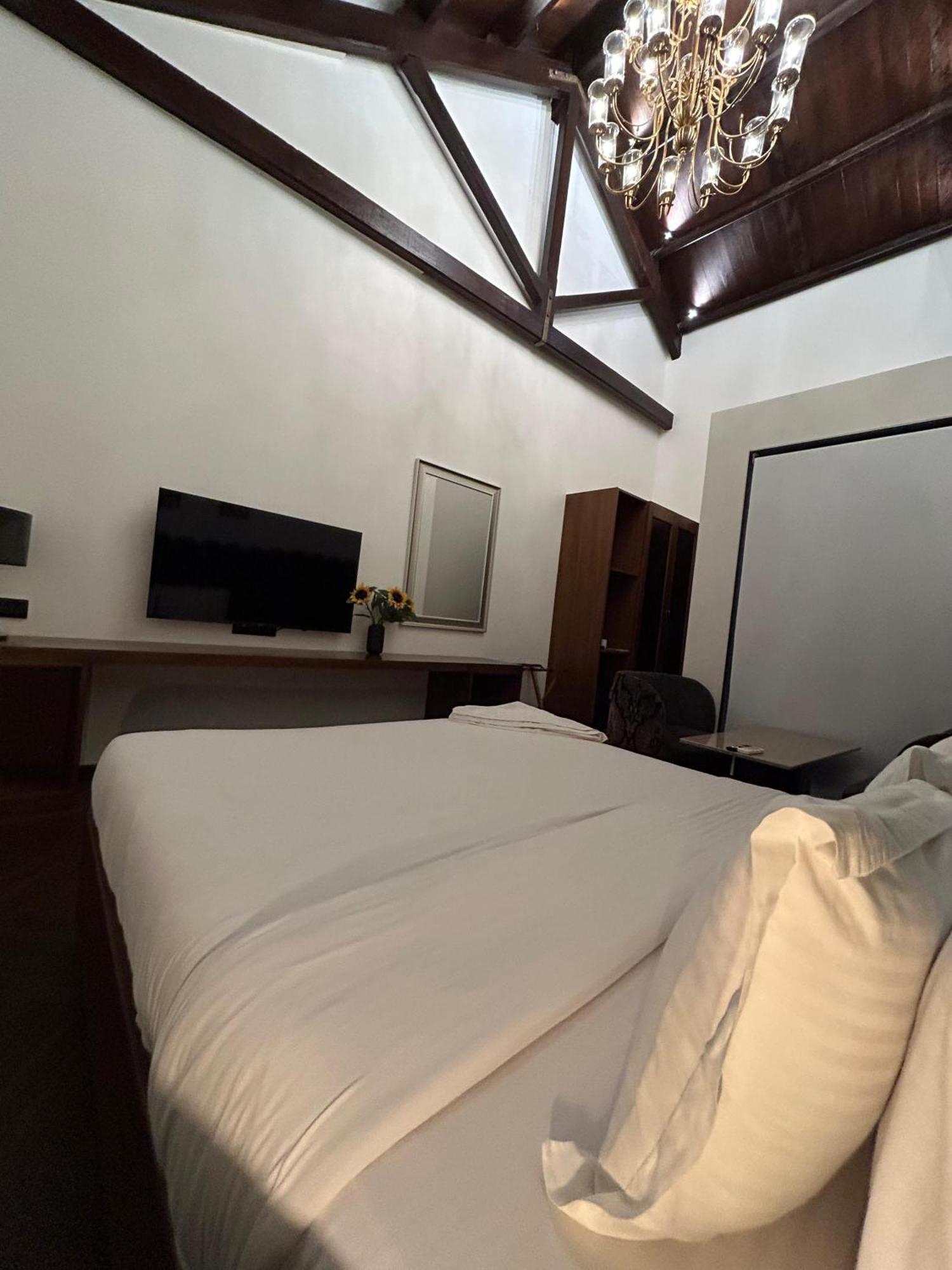 Gulf Hotel Mumbai- The Boutique Hotel Colaba Mumbai  Buitenkant foto