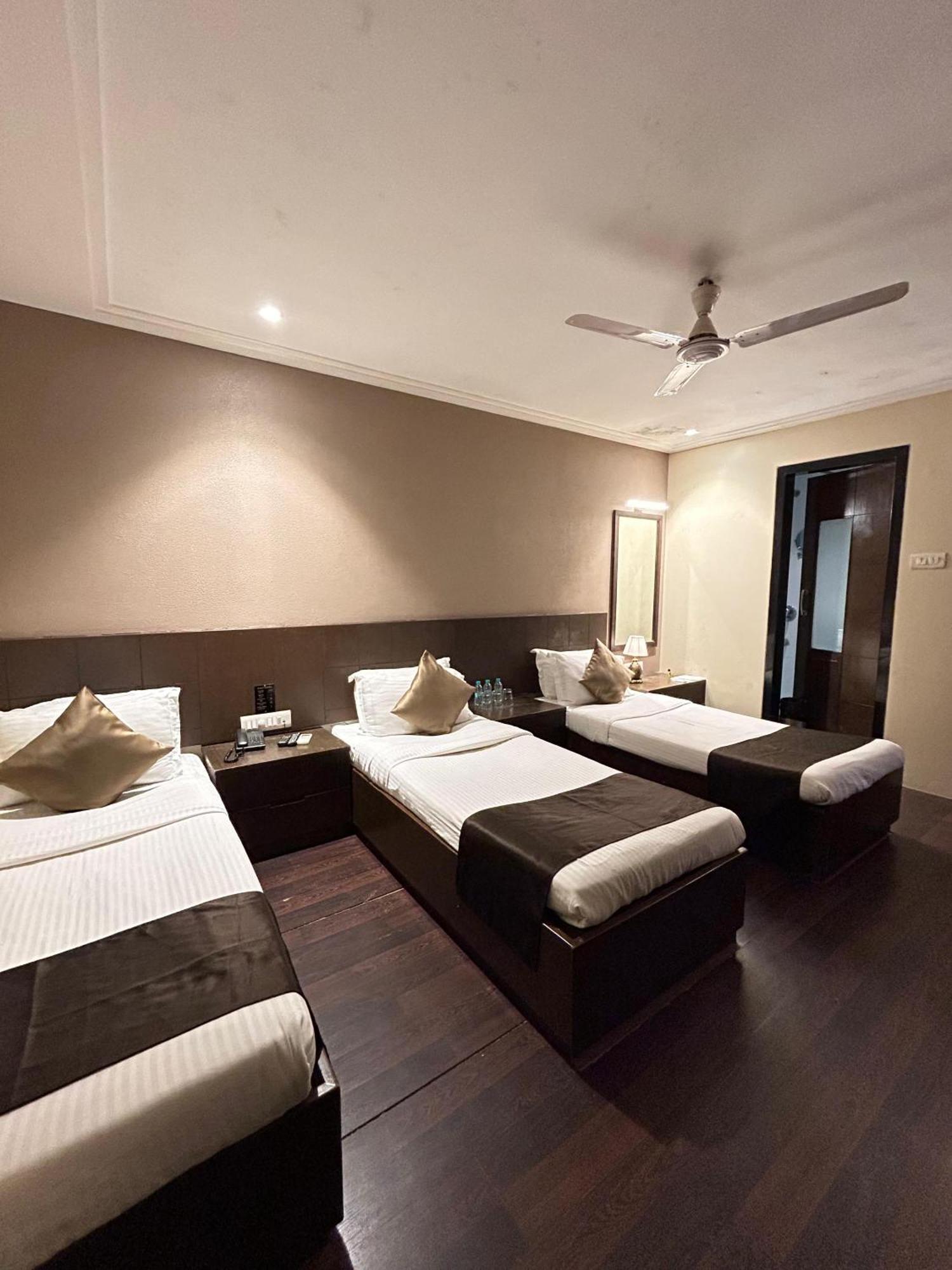 Gulf Hotel Mumbai- The Boutique Hotel Colaba Mumbai  Buitenkant foto